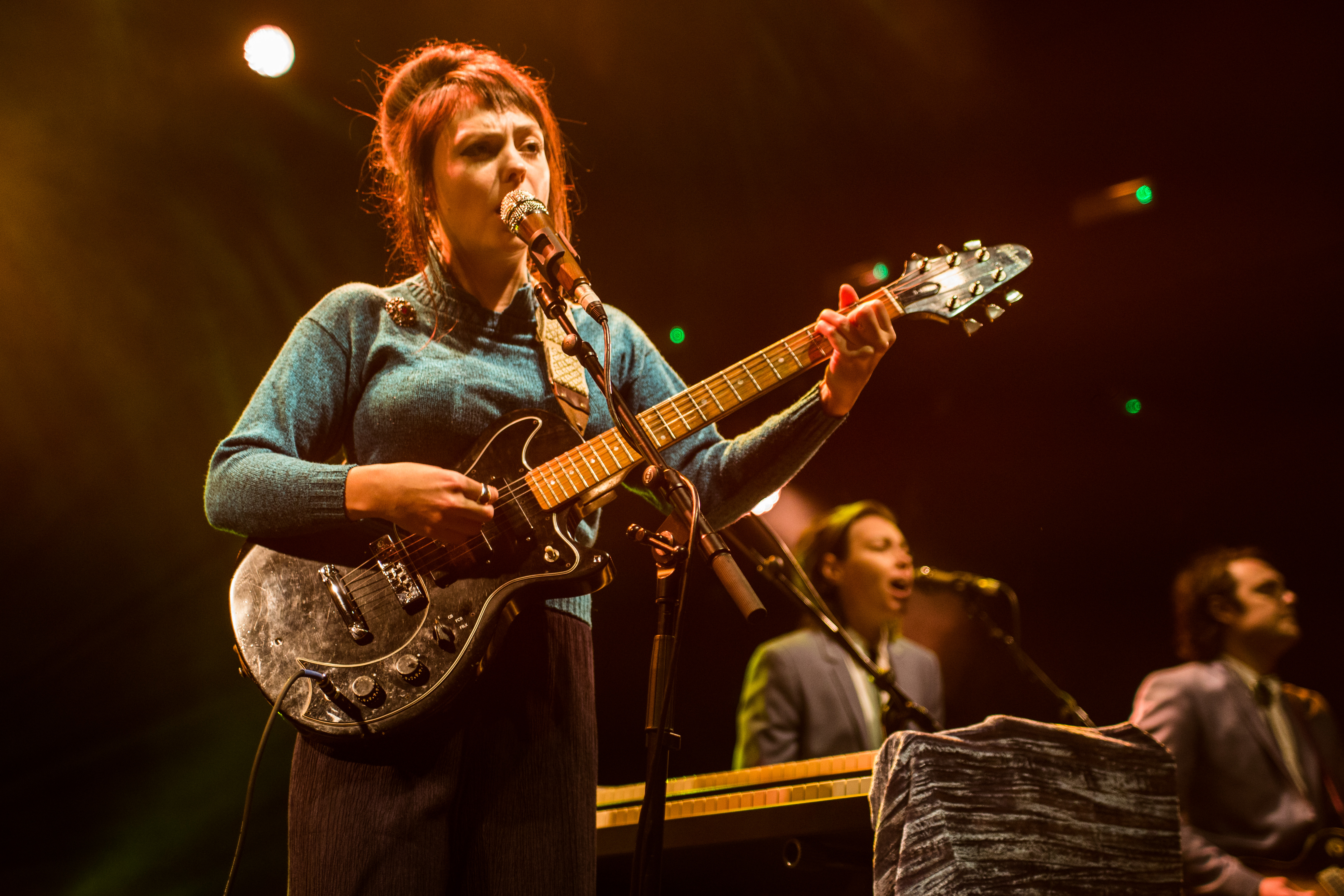 Angel Olsen S Awesome Voice Is Her Vehicle For Naked Emotion Live Review Loud And Quiet