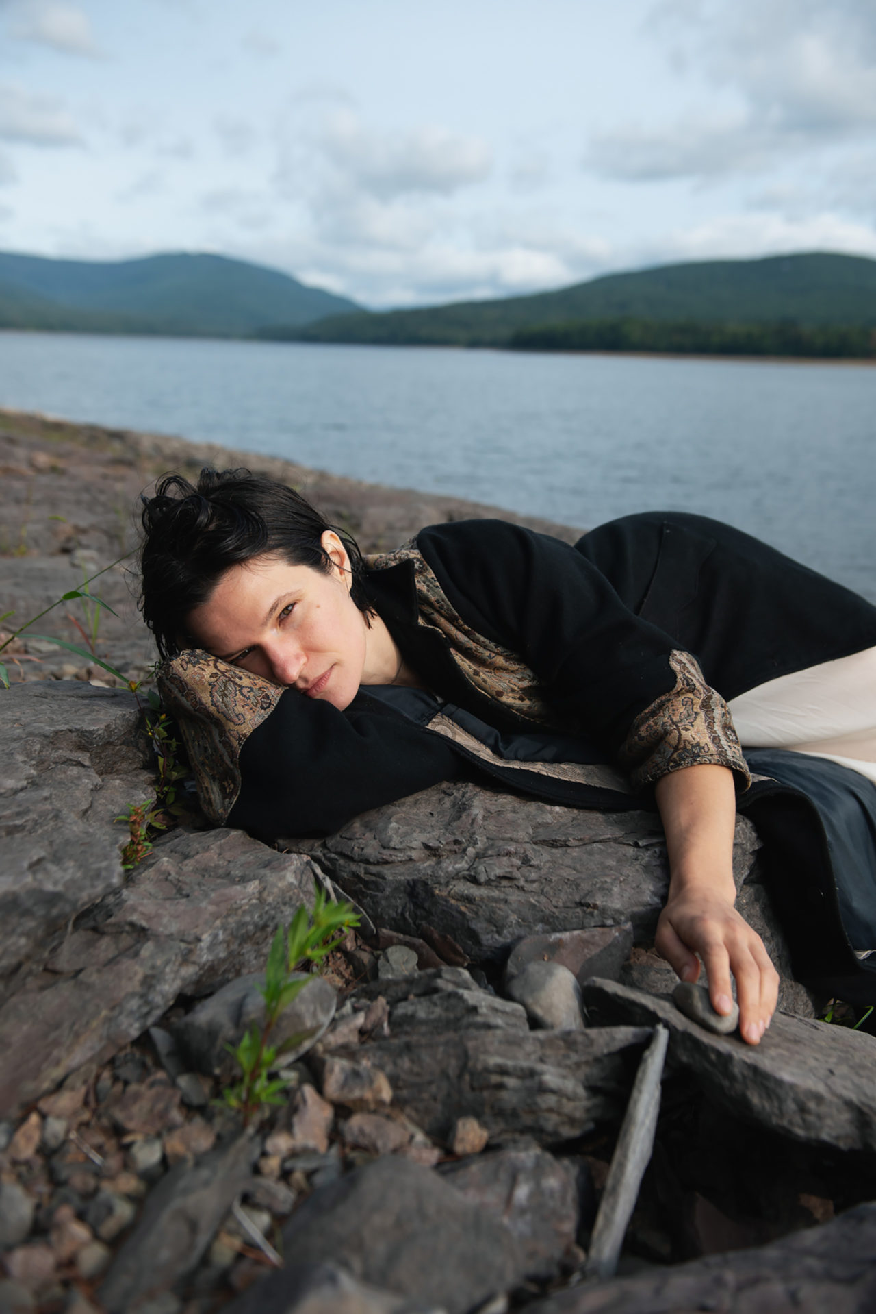 Adrianne Lenker Into the woods Loud And Quiet