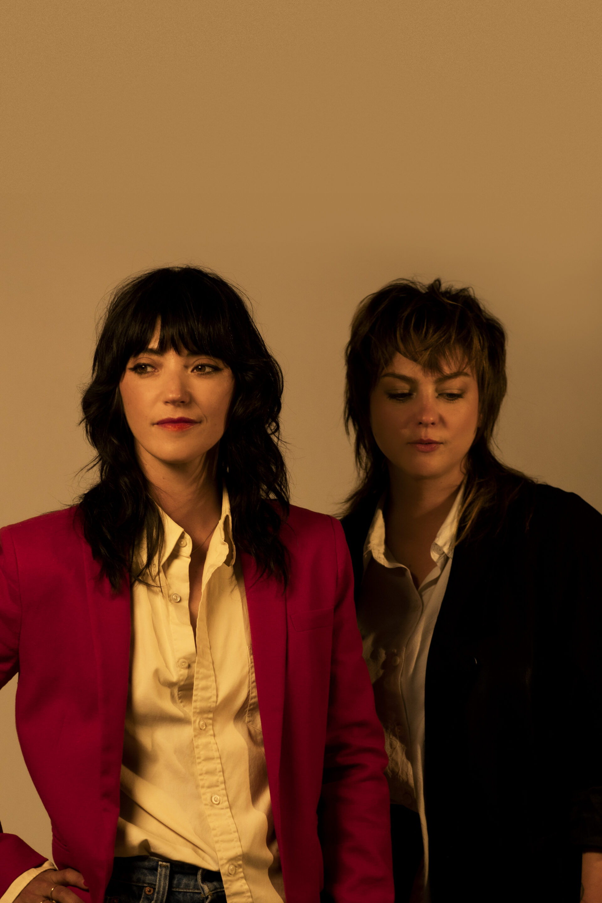 Talking with friends like I used to Sharon Van Etten and Angel Olsen